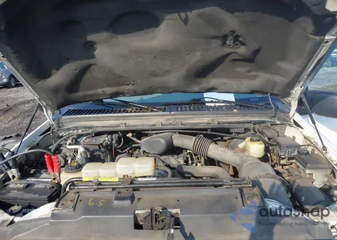 2001 Ford F-250 Xl/Xlt z USA, uszkodzony, nr VIN 3FTNF21L81MA77853